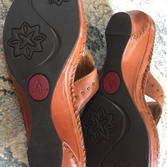 Shoes - Picture 2 of 8